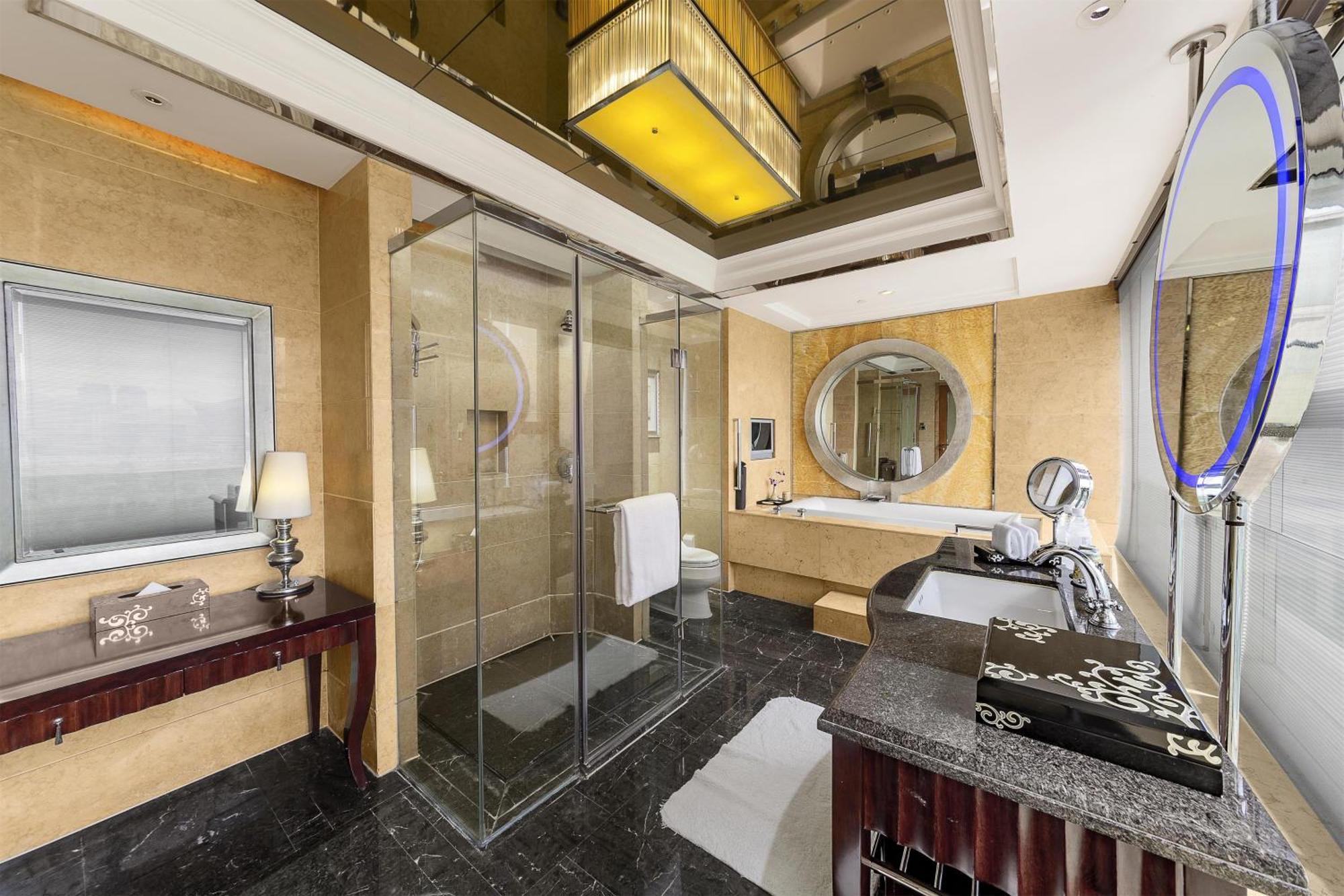 Intercontinental Century City Чънду Екстериор снимка